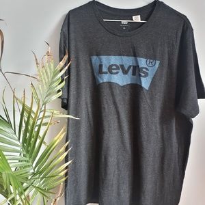 BRAND NEW Levi's T-Shirt